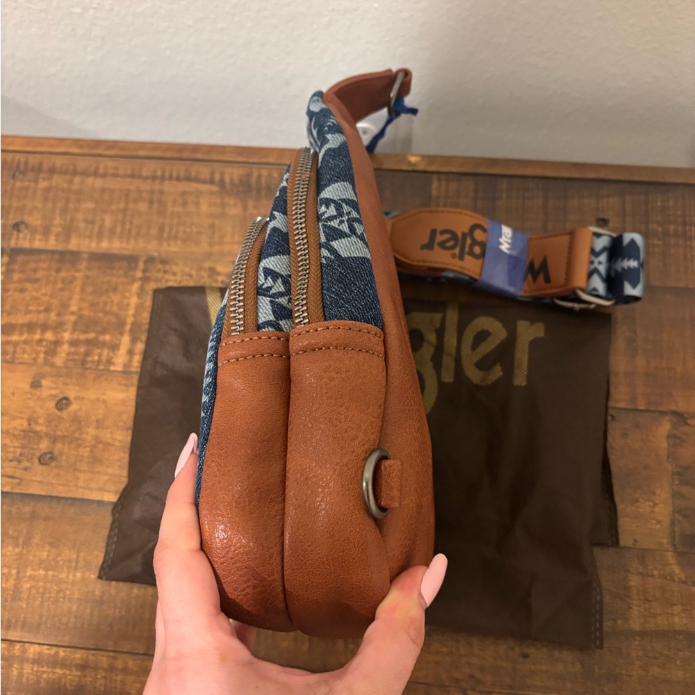 Wrangler Denim Blue and Brown Patterned Bum/Crossbody  Bag - Picture 10 of 11
